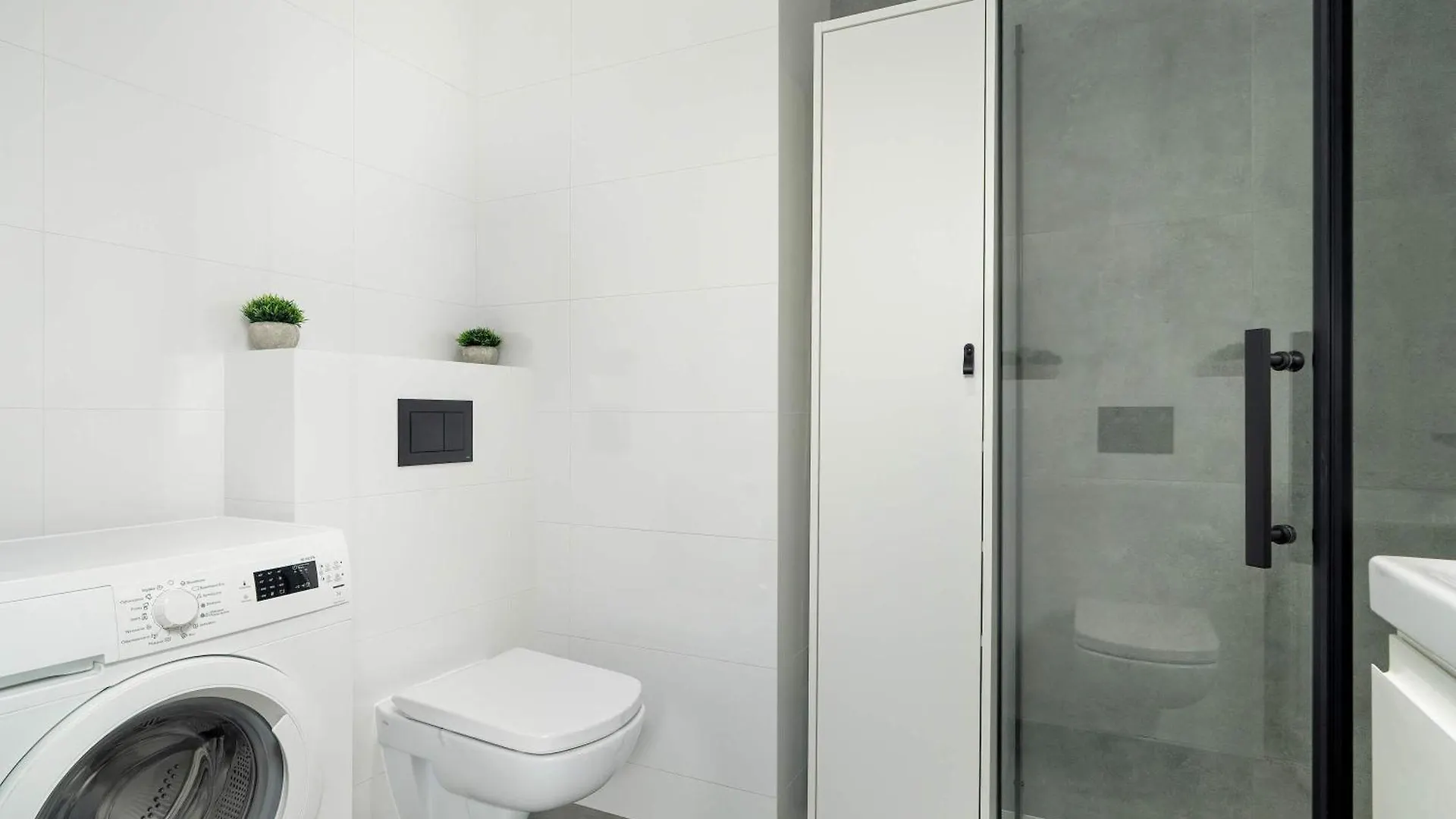 Studio With Parking In Wilda Poznan Near Mtp By Noclegi Renters 0*,