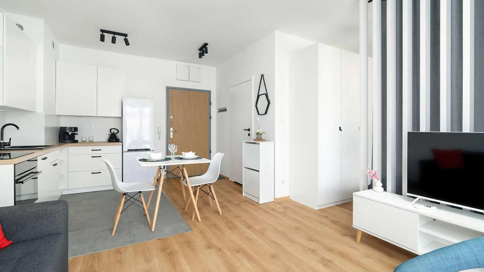Studio With Parking In Wilda Poznan Near Mtp By Noclegi Renters 0*,  ポーランド